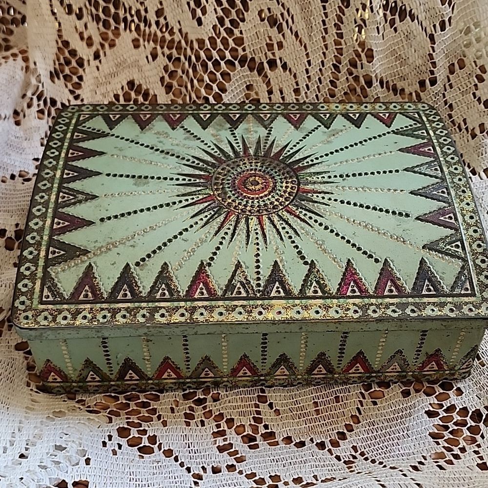 Vintage Beautifully Designed Rusted Biscuit Tin